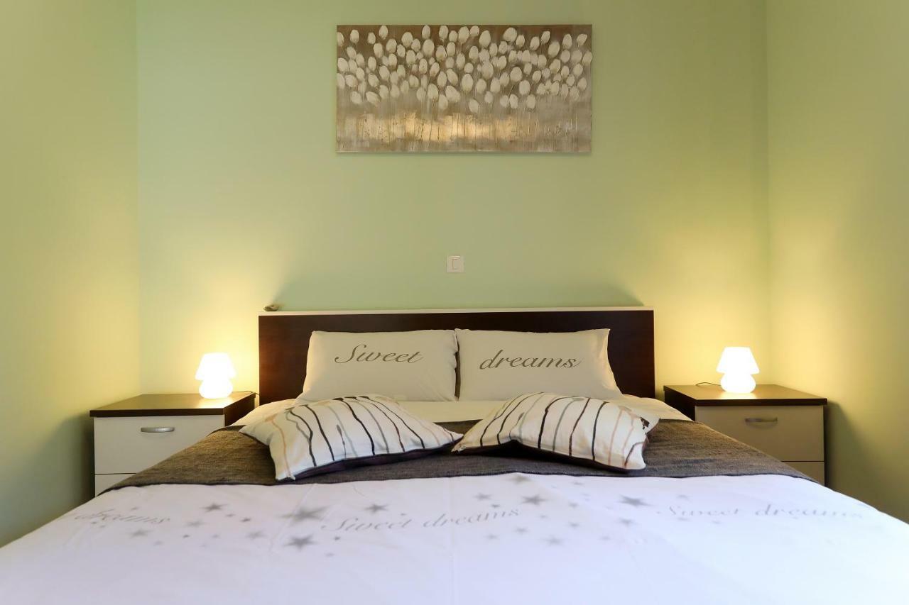 Luxury Villa Nada With Pool เพทรอซาเน ภายนอก รูปภาพ