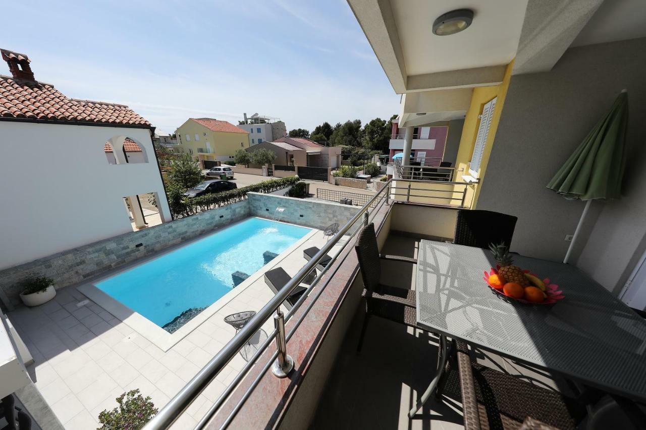 Luxury Villa Nada With Pool เพทรอซาเน ภายนอก รูปภาพ