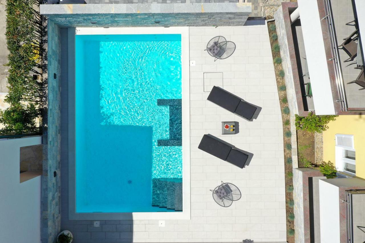 Luxury Villa Nada With Pool เพทรอซาเน ภายนอก รูปภาพ